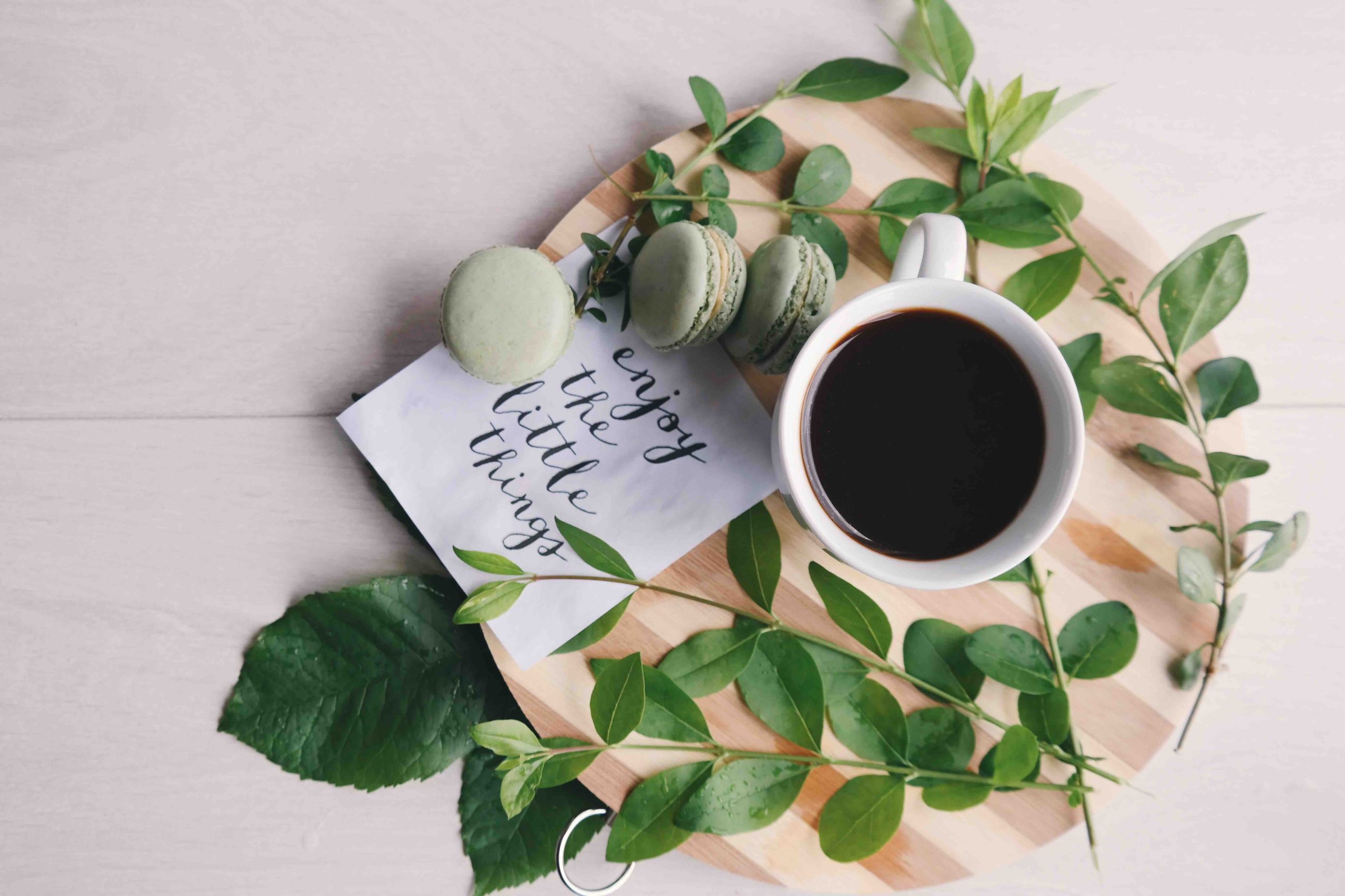 coffee, macarons